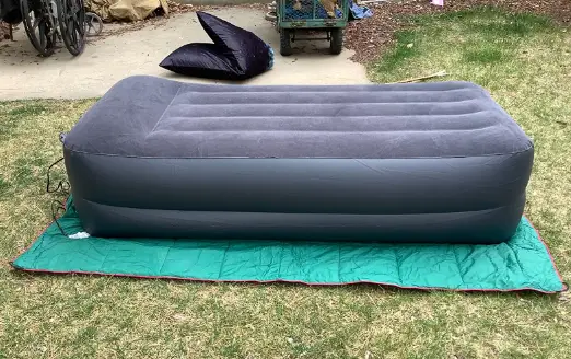 how to find a leak in an air mattress 